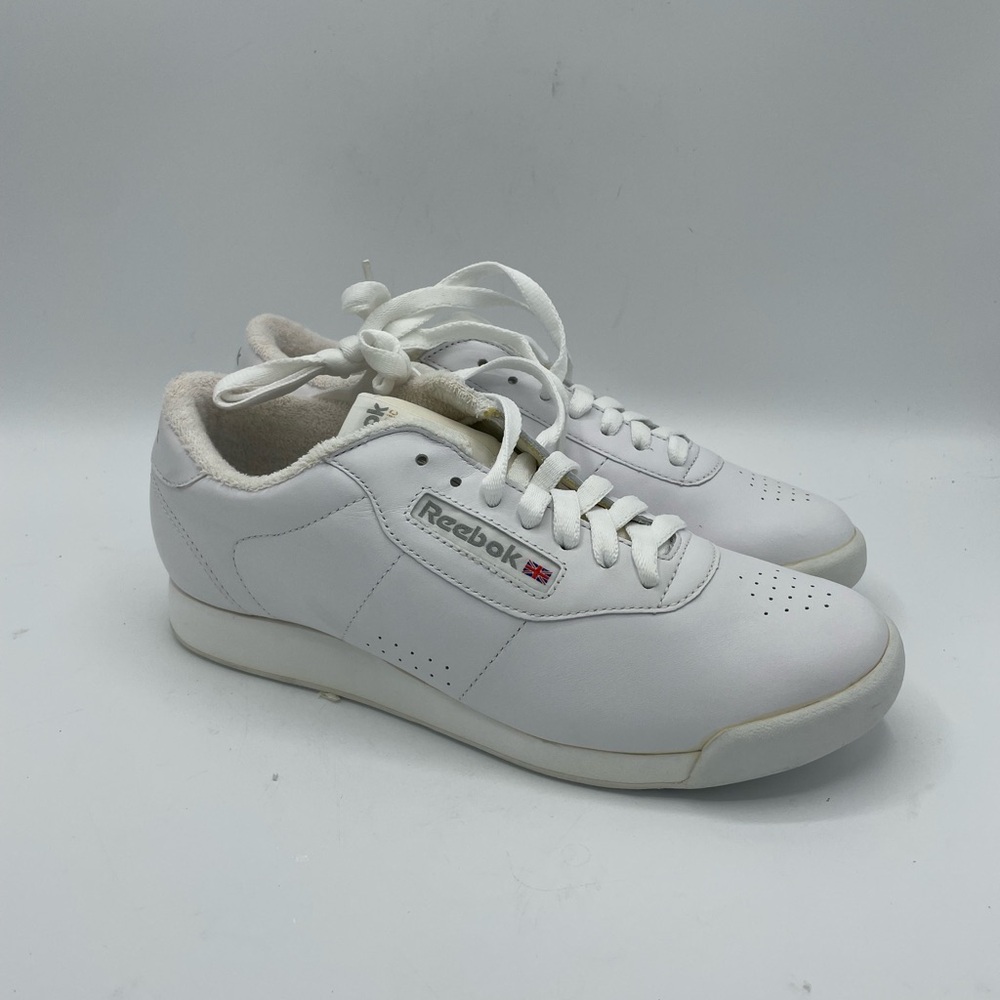Reebok White Classic Leather Lace Up Sneakers.